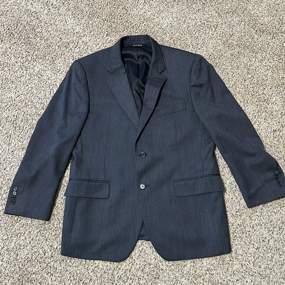 Jos A Bank men’s 2-piece gray suit
